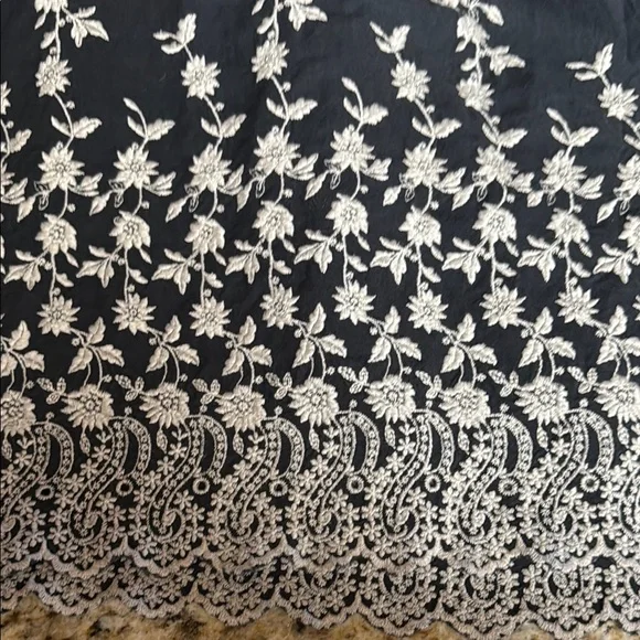 Black Dress with White Floral Embroidery by Ulla Johnson - Picture 4 of 6